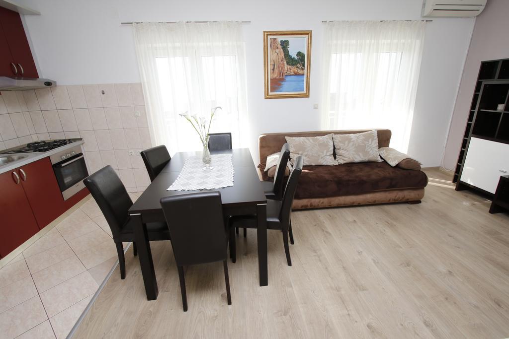Apartments Dundic Макарска Экстерьер фото
