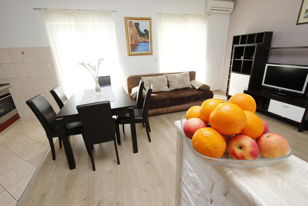Apartments Dundic Макарска Экстерьер фото